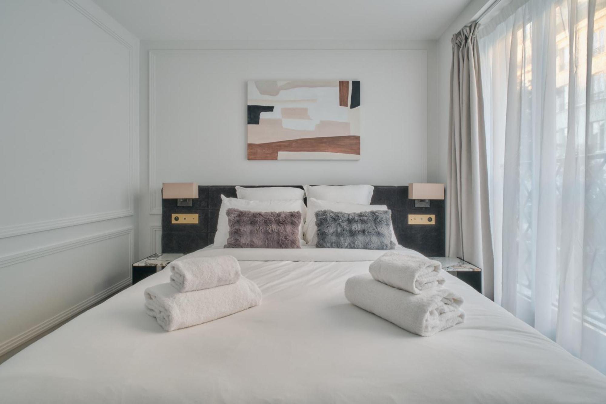 Deluxe Studio with City View 101